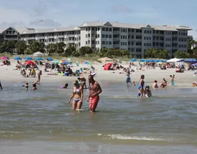 NEAR OCEAN VILLAS - Hilton Head's Best and Most Affordable Deluxe Villas Close to Beach