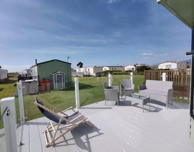 Sea and Mountain view Sunbeach Holiday Snowdonia