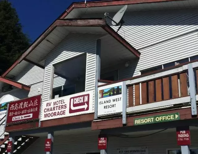 Island West Resort-Motel