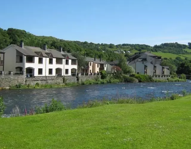 Lakeland Village