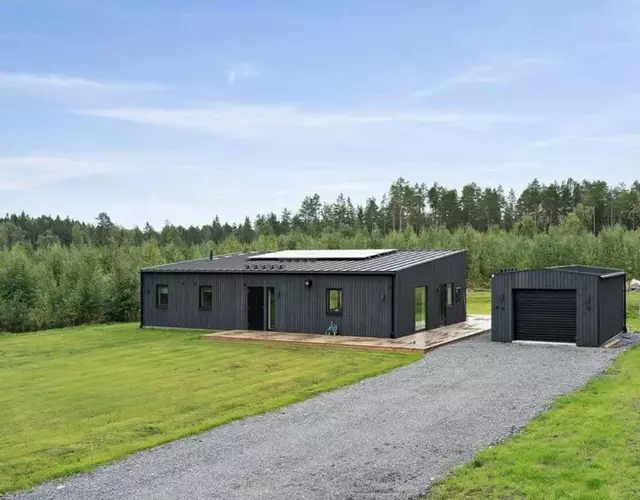 Newly Built House with Free Parking in Scenic Nature