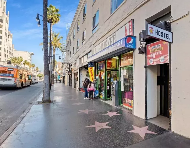 Samesun Hollywood Hotel & Hostel