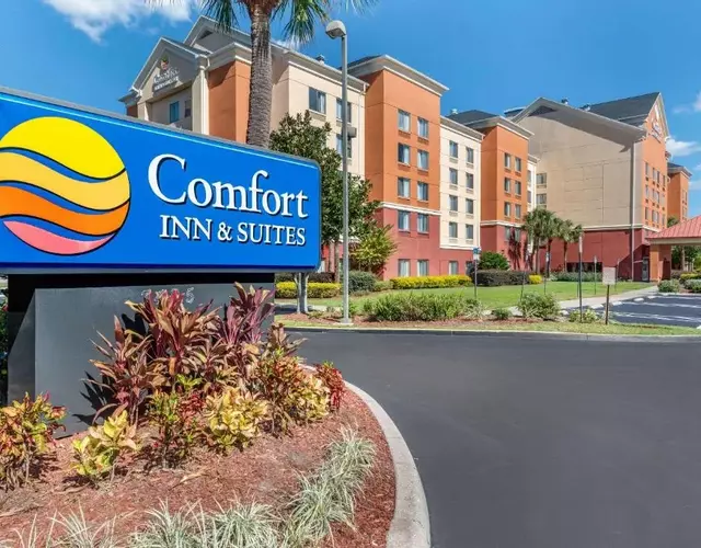 Comfort Inn & Suites Near Universal Orlando Resort-Convention Ctr
