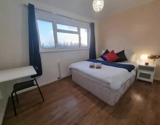 Cheerful 4/5 bed house - Heathrow