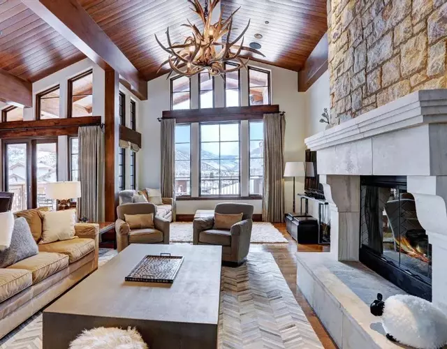 Luxury Mountainside 5BR halet in Vail Village