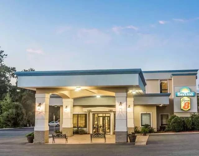 Super 8 by Wyndham Valdosta Mall