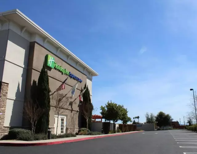 Holiday Inn Express Hotel & Suites Napa Valley-American Canyon by IHG