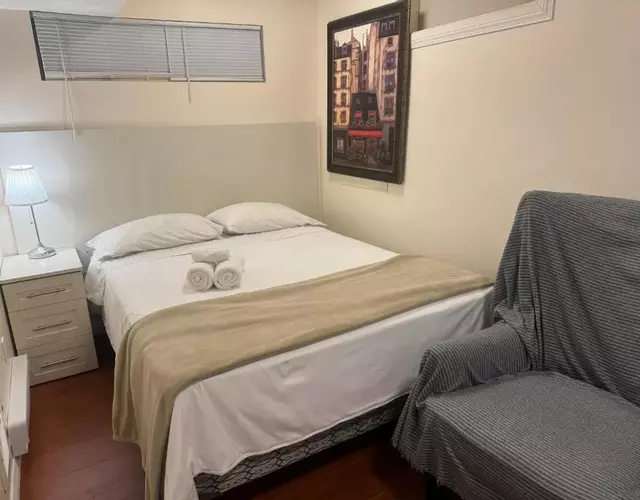 Dunbar Guest Home close downtown Vancouver, UBC and store