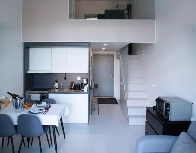 Elegant Penthouse Loft - Near the Airport