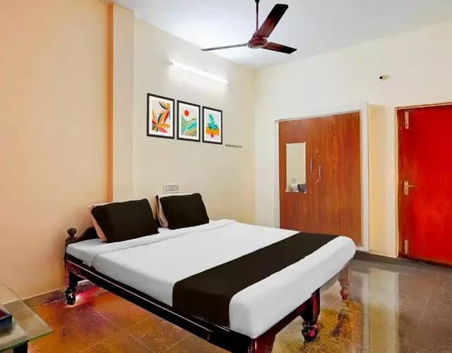 Collection O Poigai Near Airport