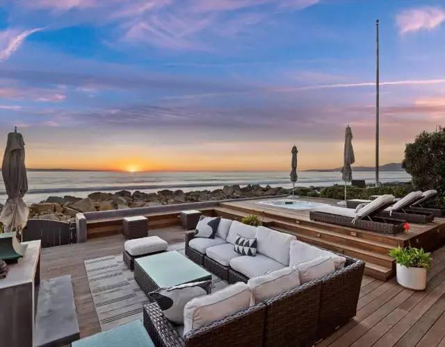 Seacliff Beach Retreat - Amazing Beachfront for Family of 6