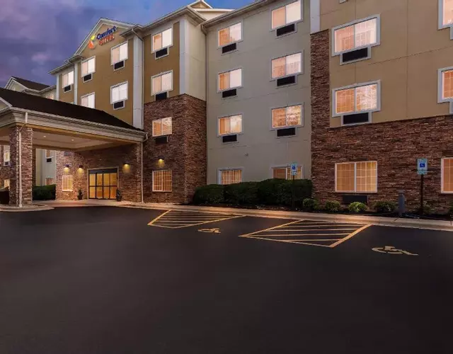 Comfort Suites Grayslake near Libertyville North