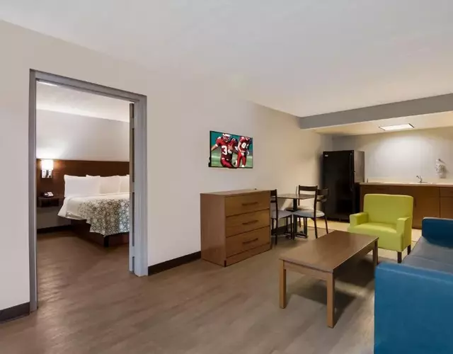 HomeTowne Studios by Red Roof Vero Beach - I-95