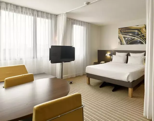 B&B HOTEL Vélizy Est