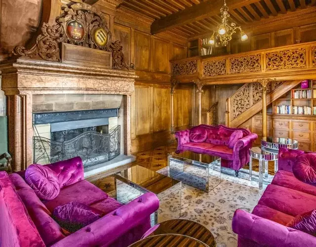 Antique apartment in the XV century Castle