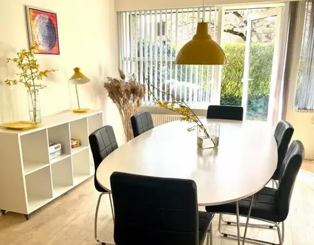 140 modern m2 in quiet neighborhood with lovely courtyard