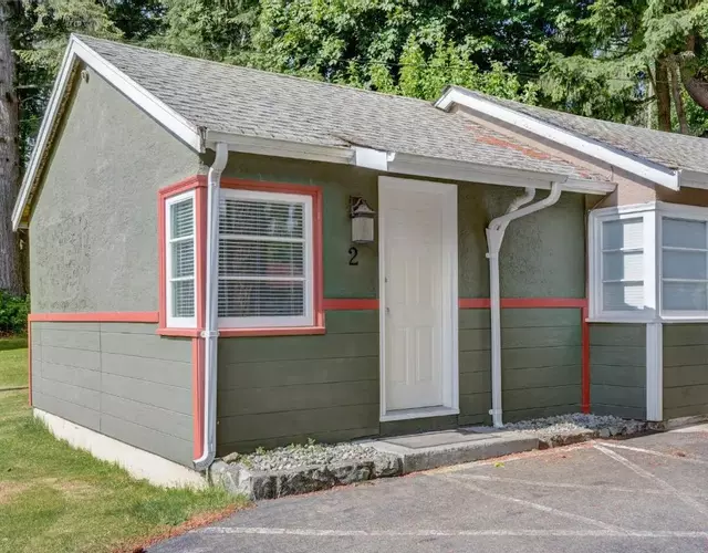 Malahat Bungalows Motel