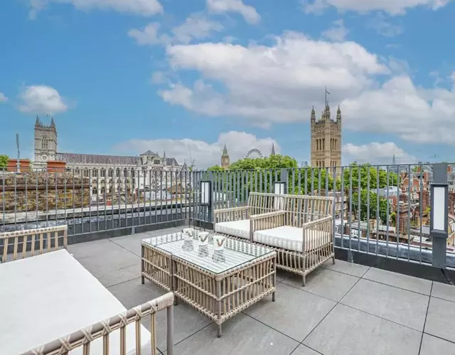 Westminster Apartments by D'Montrio