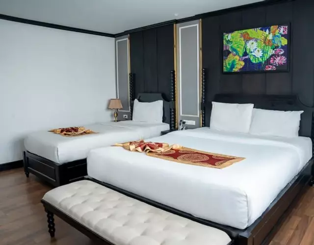 Aaron Riverview Hotel