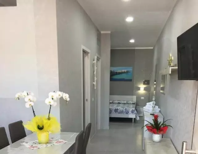 RICCIARDELLI HOLIDAY HOMES in paese di fronte al Mare