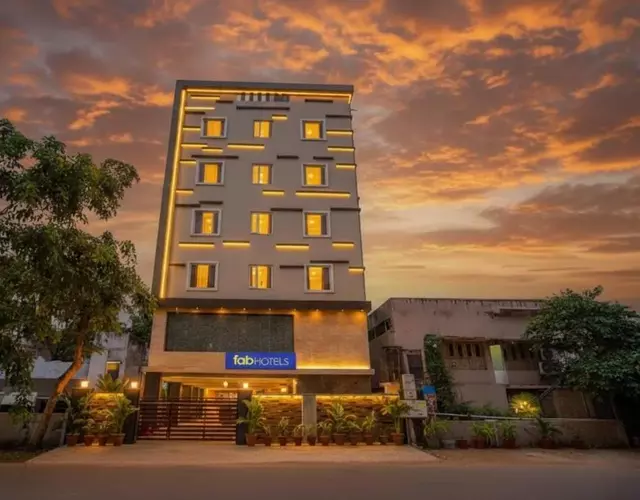 FabHotel RR Grand - Next to Trendset Mall