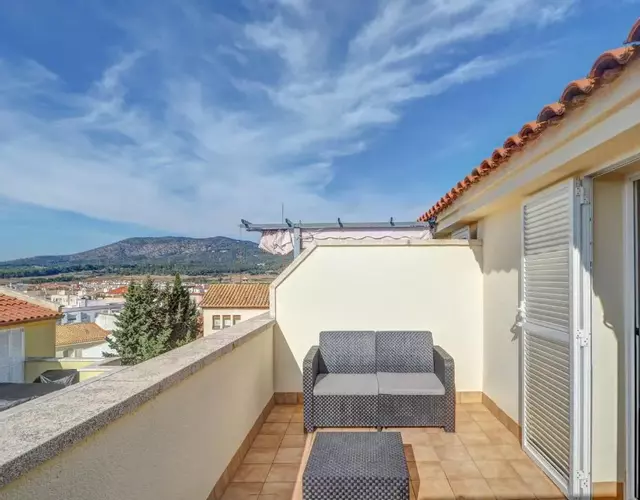 Ribes Duplex by Hello Homes Sitges