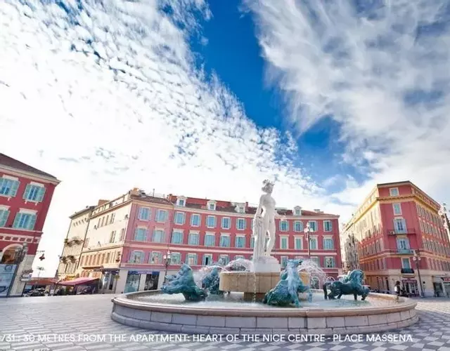Beach, Pure Centre, view over Opera de Nice