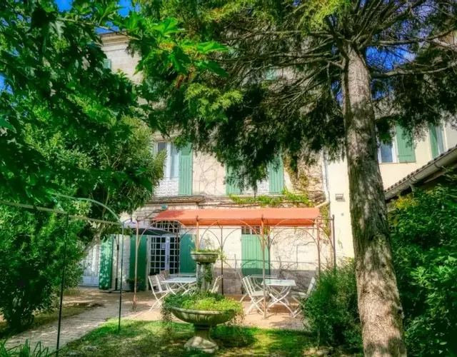 Au Saint Roch - Hôtel et Jardin