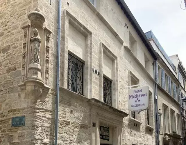 Hôtel Le Médiéval Palais des Papes