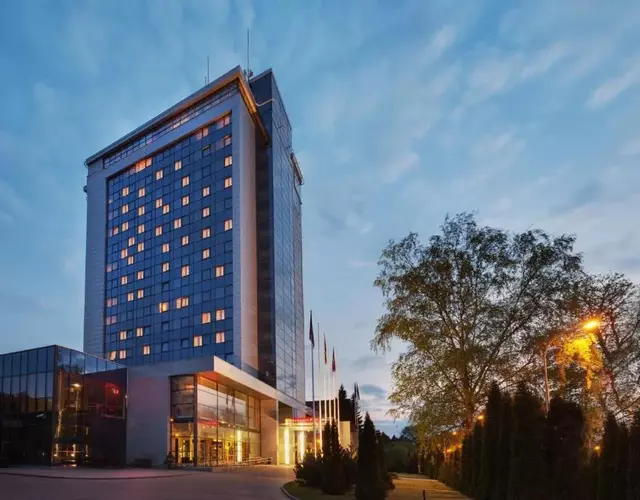 VILNIUS PARK PLAZA HOTEL, Restaurant & Terrace, Panorama Bar, Conference & Banquet Center
