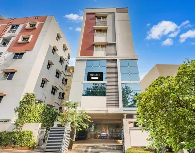 Super Townhouse Dwarka Nagar Near Ramatalkies