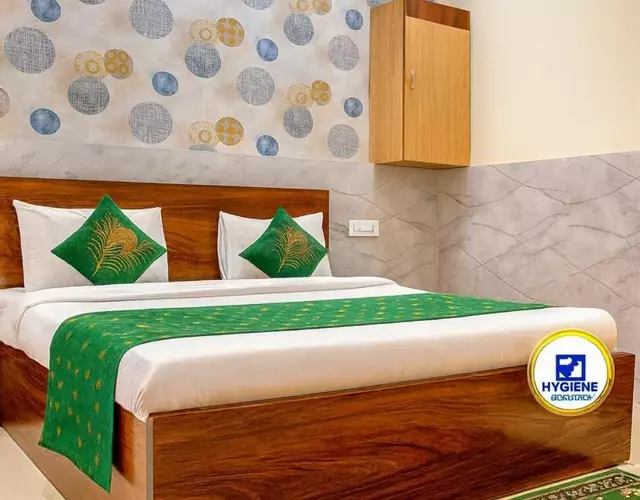 Hotel RK Grand Galaxy - Rukmani Vihaar Best Rated Area - Family Budget Stay