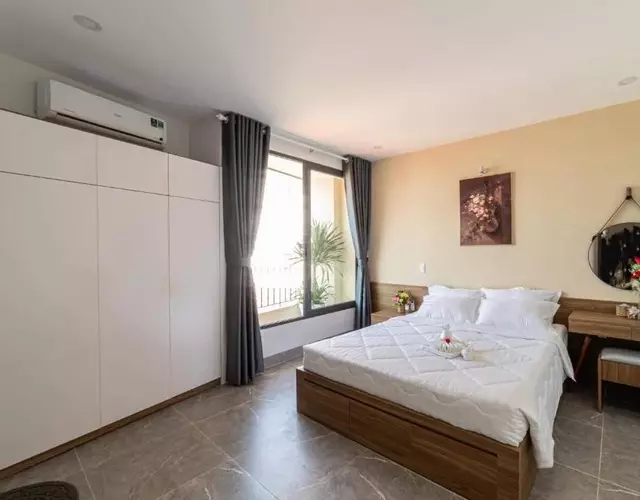 Sweet Home gần bãi sau