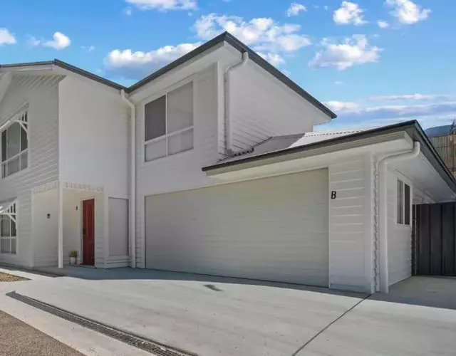 Tanderra - Spacious Central Wagga Townhouse