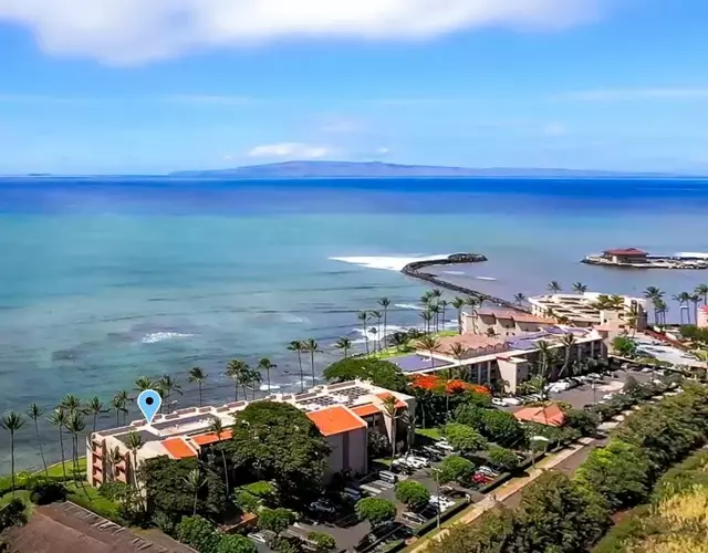 Lauloa 410 - Top Floor, Direct Ocean Front, Stunning Renovation, Wi-Fi, Split AC