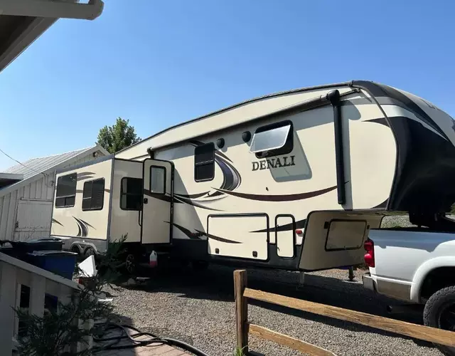 Gorgeous Denali 5th Wheel Delight!