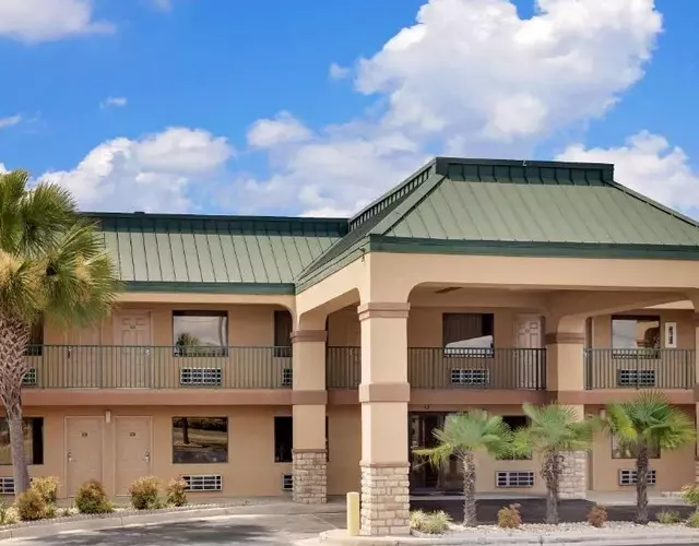 Super 8 by Wyndham Byron/South Macon