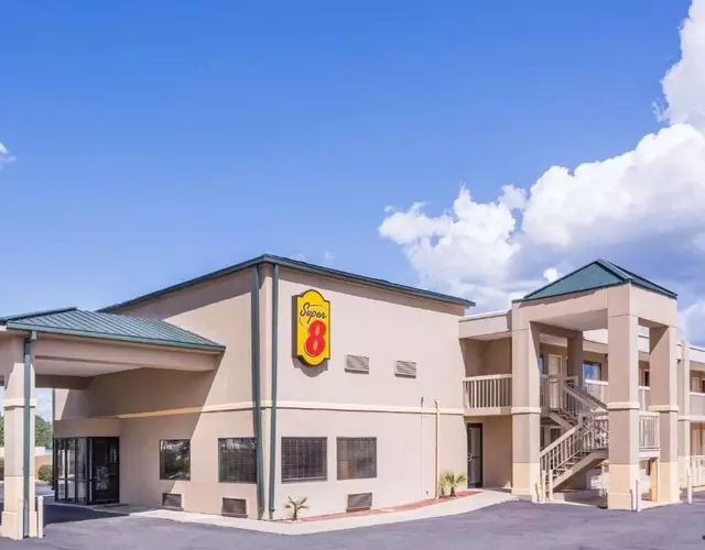 Super 8 by Wyndham Macon West