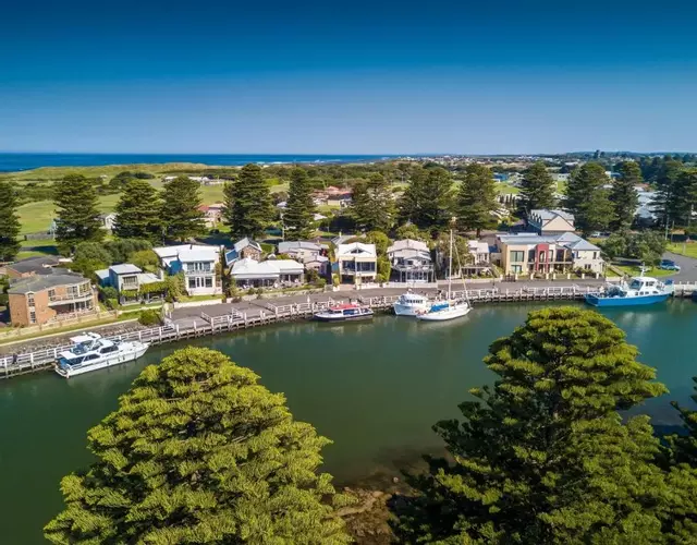 The Waterfront Apartment