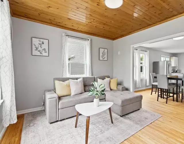 Stylish, Relaxing & Comfy 3 BDR Home