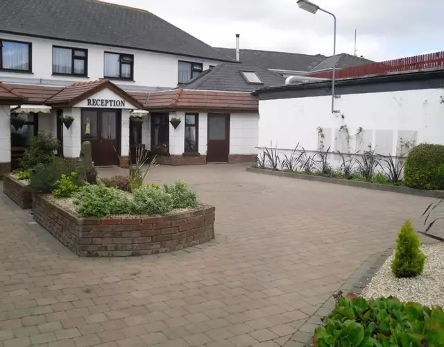 The Horse and Hound Hotel