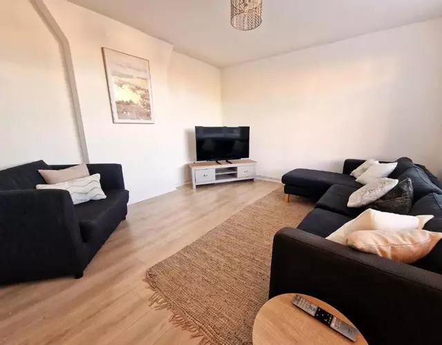 AO Home Lettings - Ferryhills House