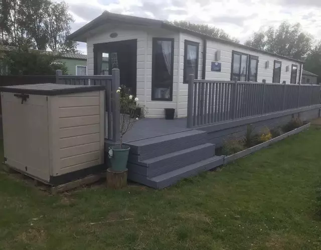Beautiful 2 bedroom caravan on Billing Aquadrome