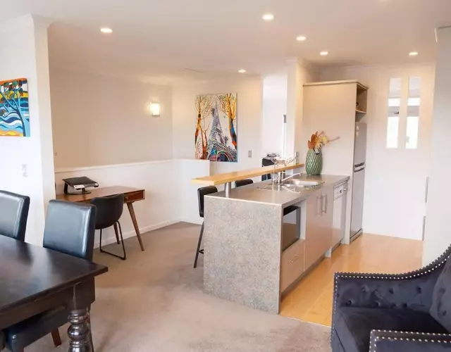 Seascape Escape - A Modern 4-Bedroom Retreat