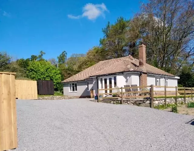 3 Bedroom Bungalow in Llanrhaeadr Ym