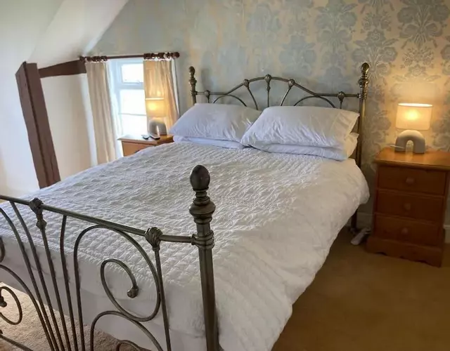 Bryntirion Farmhouse Rooms (with bathroom)