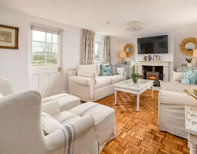 Charming 4 Bed Cottage in Herts Countryside - Pass the Keys