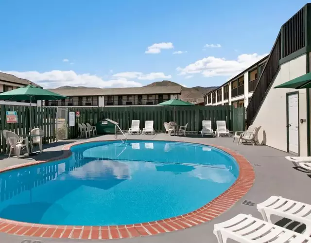 Travelodge by Wyndham Wenatchee