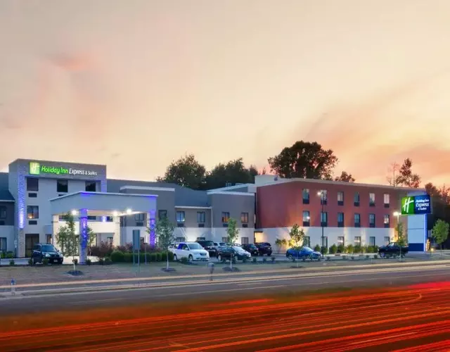Holiday Inn Express & Suites - Williamstown - Glassboro by IHG