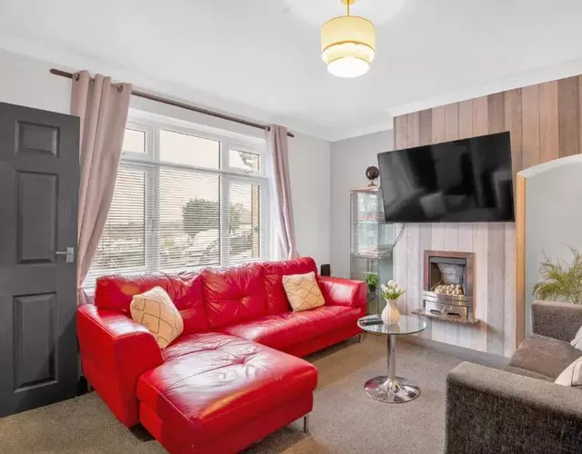 Charming 3-Bedroom House, Close To City Centre, Free Parking